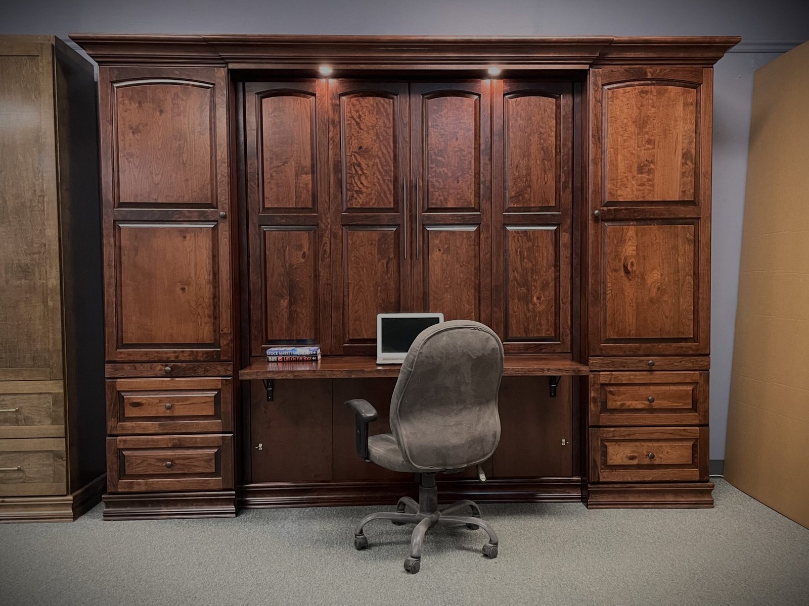 Bullock Face with Fold Down Desk #1418-0225