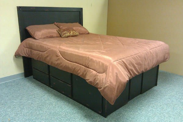 Rosette Platform Bed