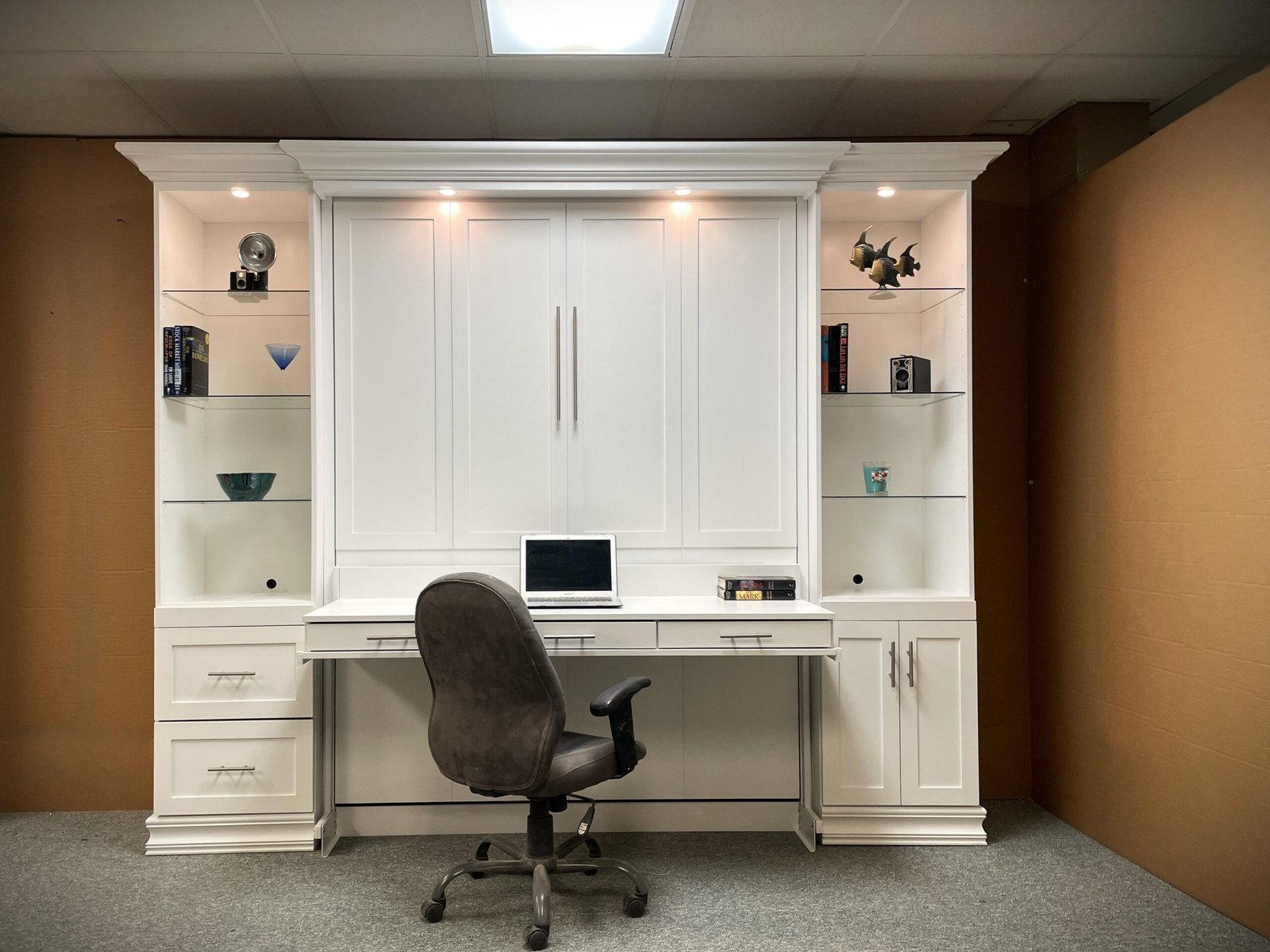 Templeton with Three Drawer Desk Style 123-0424e